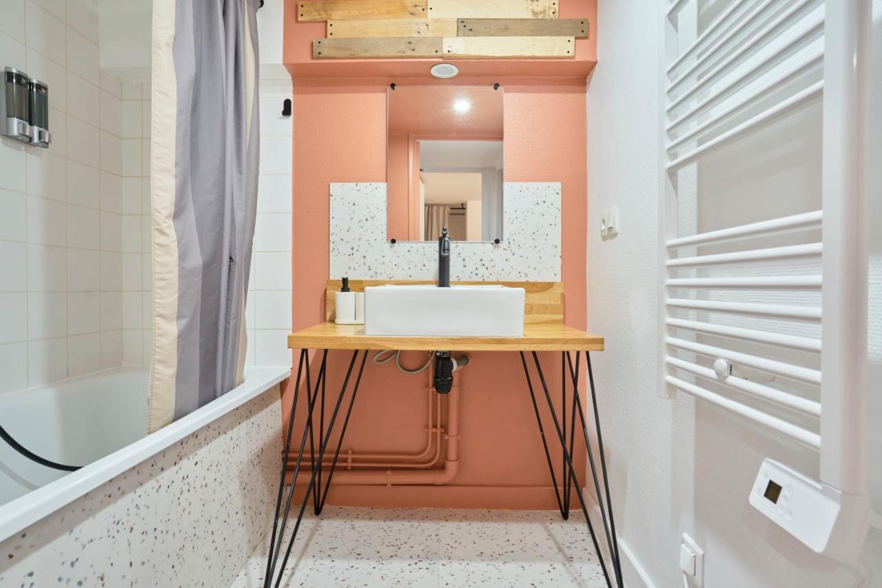 Locationstourcoing - Le Loft Two Apartment Bagian luar foto